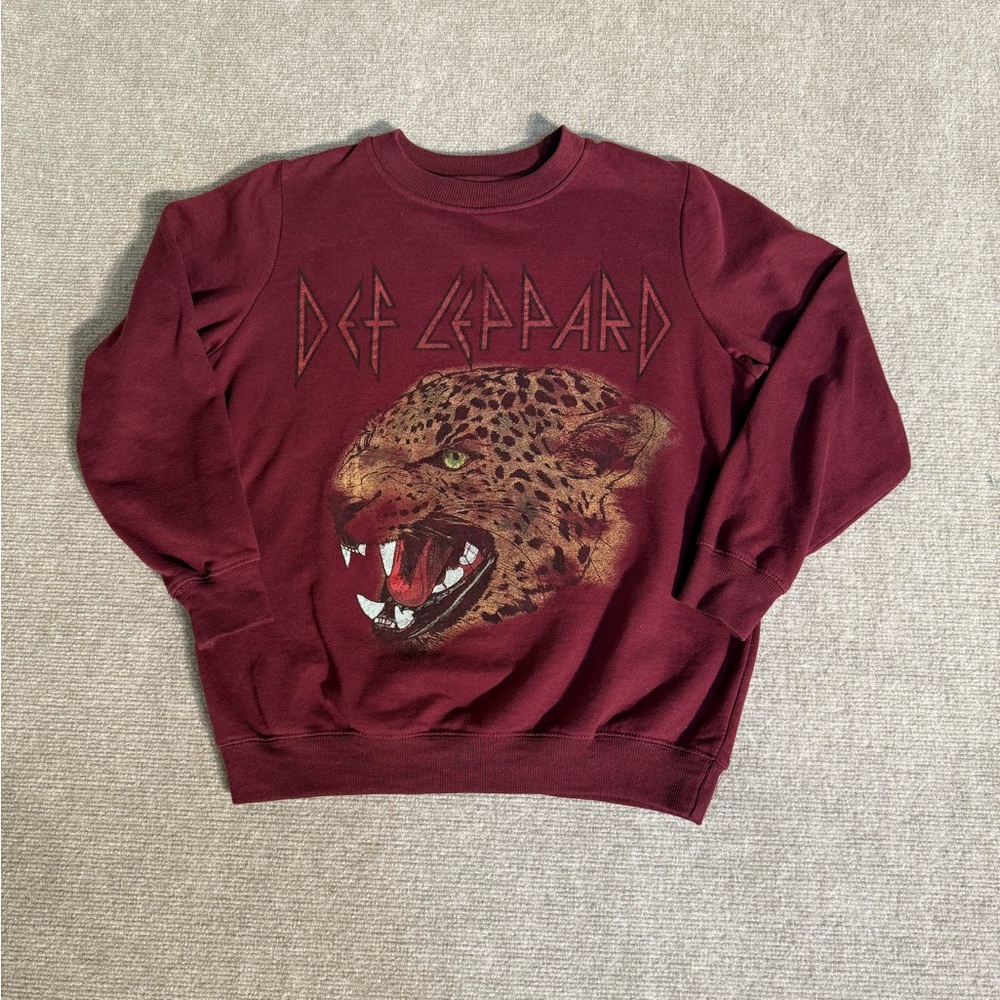 Def Leppard Women’s Maroon Band Graphic Sweatshirt Crewneck - Size Small - Picture 2 of 5